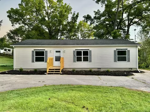 35845 Bordman Rd, Memphis, MI 48041