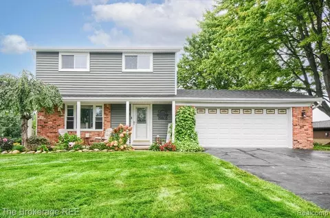 6636 Amy Dr, Clarkston, MI 48348