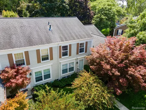 1298 Brook Ln 290 53 Ln #290, Rochester Hills, MI 48306