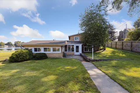 375 Indian Trl, Deerfield, MI 48421