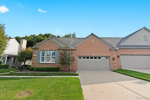 1552 Millecoquins Crt Ct, Rochester, MI 48307