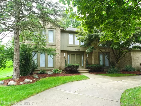 4206 Southmoor Ln, West Bloomfield, MI 48323