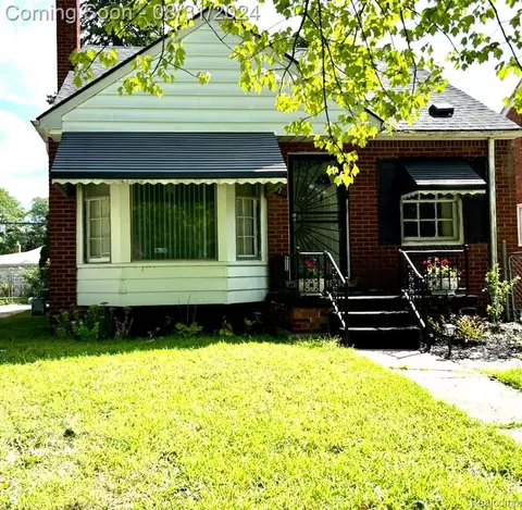 9618 W Parkway St, Redford, MI 48239