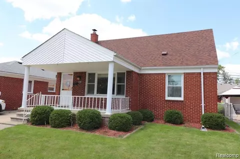1294 11th St, Wyandotte, MI 48192