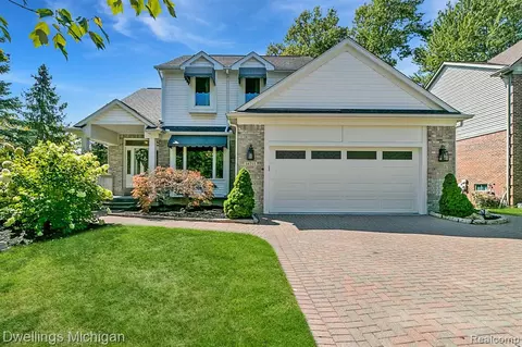 14215 Village Ct, Plymouth, MI 48170