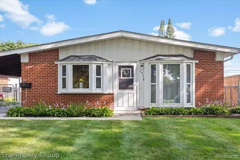1375 Dulong Ave, Madison Heights, MI 48071