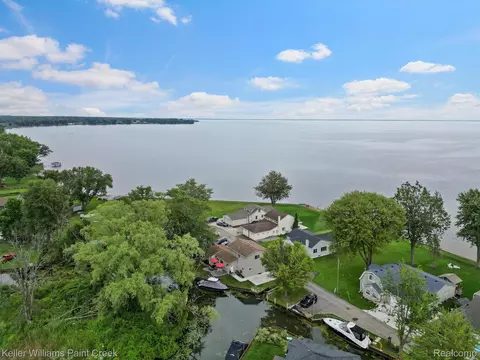 47049 Land St, Chesterfield, MI 48047