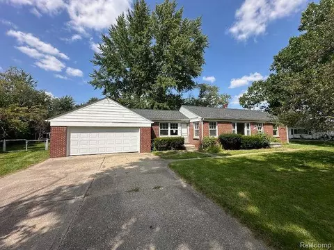 2159 Fred St, Warren, MI 48092