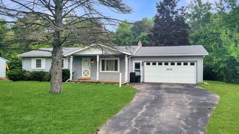 3416 Field Rd, Vienna, MI 48420