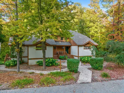 2211 Deerview Dr, Boyne Valley, MI 49713