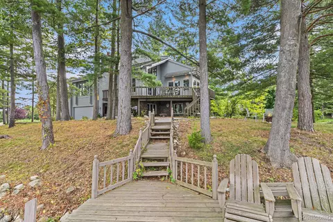 1160 Abseguami Trl, Lake Orion, MI 48362