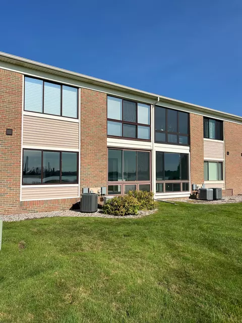 1660 River Rd #25, Marysville, MI 48040