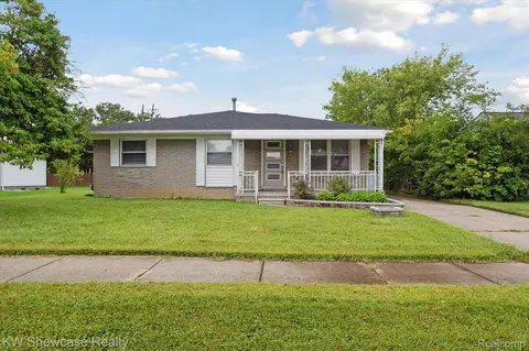 2103 Garry Dr, Troy, MI 48083