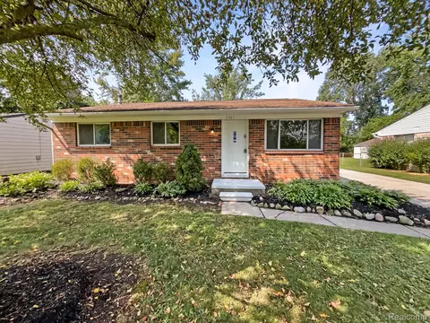 2061 Marlowe St, Canton, MI 48187