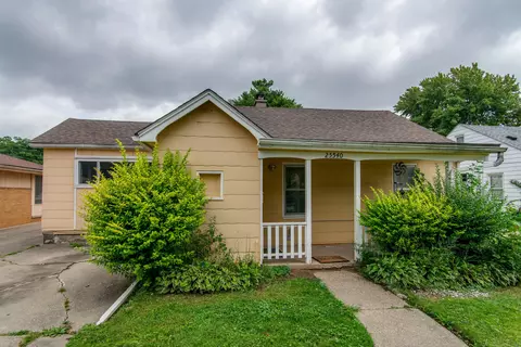 25540 Eureka Dr, Warren, MI 48091