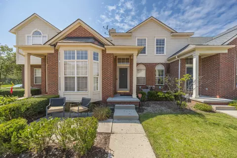 8101 Alexa Dr, Commerce, MI 48390