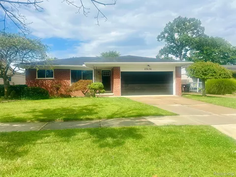 22436 Cranbrook St, Woodhaven, MI 48183