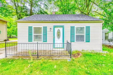 20452 Midway Ave, Southfield, MI 48075