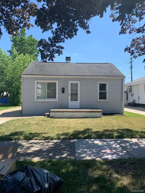 46 E Shevlin Ave, Hazel Park, MI 48030