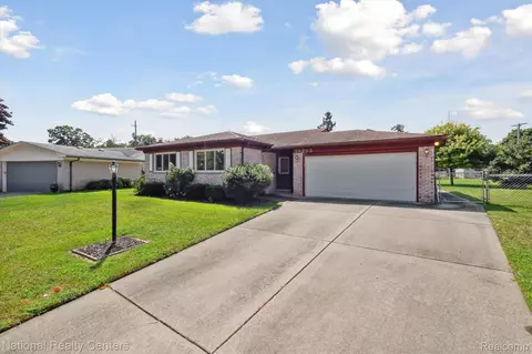 39293 Jamison St, Livonia, MI 48154