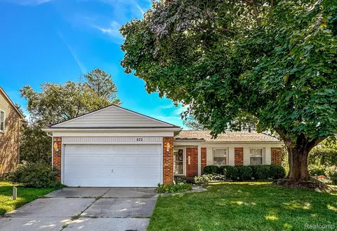 422 Thornehill Trl, Oxford, MI 48371