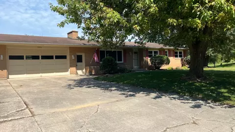 1604 Parkway Dr, Caro, MI 48723