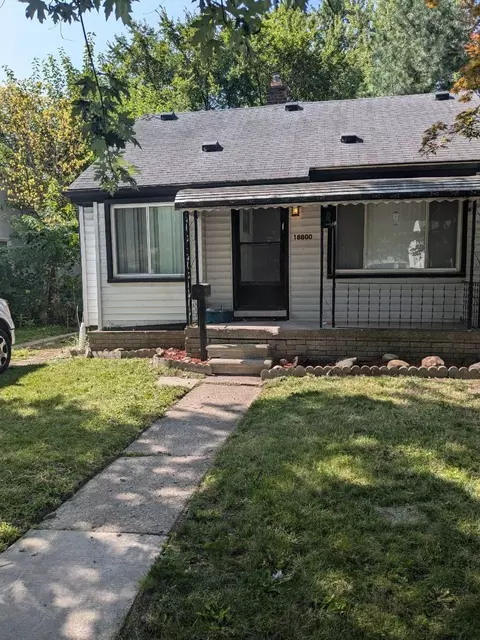 18800 E Kingsville St, Harper Woods, MI 48225