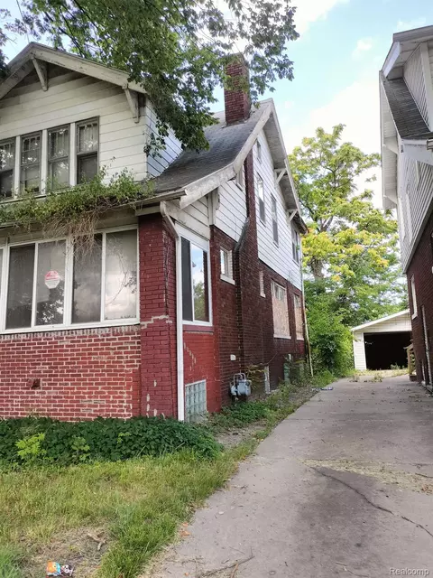 966 Algonquin St, Detroit, MI 48215