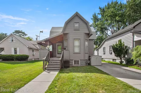 19543 Roger St, Melvindale, MI 48122