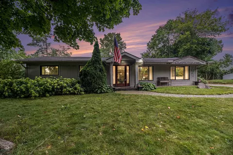 4647 Newcroft St, Commerce, MI 48382
