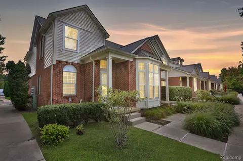 35101 Emma Cir #165, Commerce, MI 48390