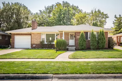 19612 Chalon St, Saint Clair Shores, MI 48080