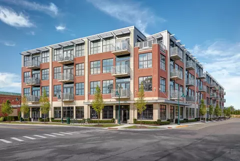 2051 Villa Rd #202, Birmingham, MI 48009