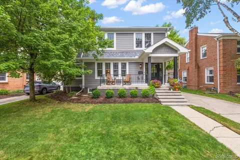 10544 Borgman Ave, Huntington Woods, MI 48070