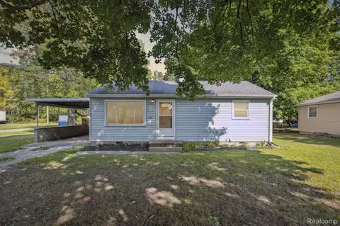 801 Jackson St, Eaton Rapids, MI 48827