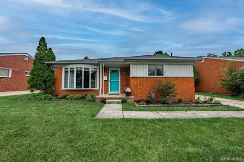 25628 Ridgeway St, Dearborn Heights, MI 48127