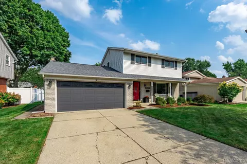 15628 Fitzgerald St, Livonia, MI 48154