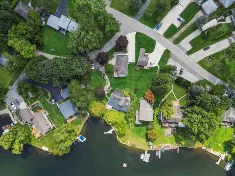 9624 Dolores, Springfield, MI 48348