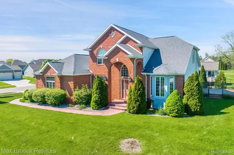 10820 Ireland Dr, Delta, MI 48837
