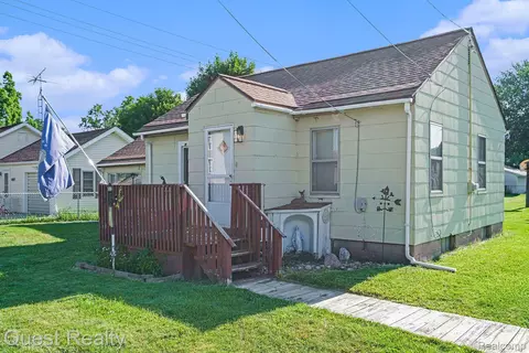 4277 Columbine Ave, Burton, MI 48529