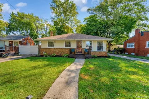 20524 Burgess, Detroit, MI 48219