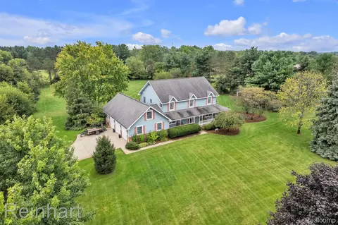 13868 Merrie Meadow Ln, Green Oak, MI 48178