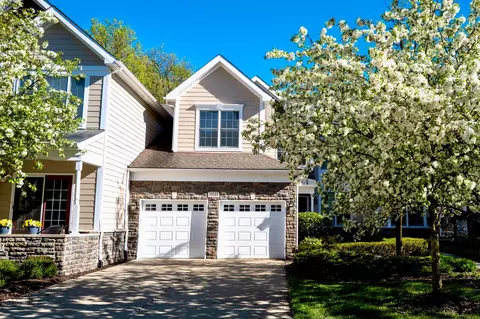 49669 Timber Trl, Novi, MI 48374