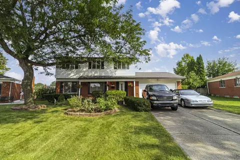 3103 Kilborne Dr, Sterling Heights, MI 48310