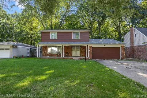 28870 Monterey Dr, Southfield, MI 48076