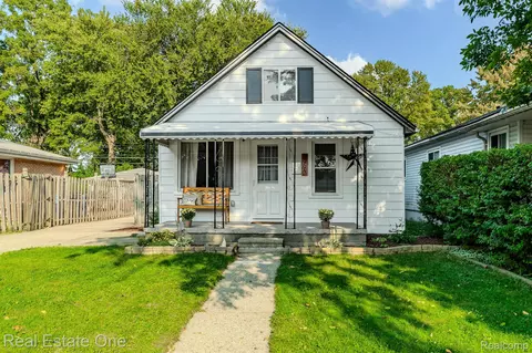 3993 Weddell St, Dearborn Heights, MI 48125