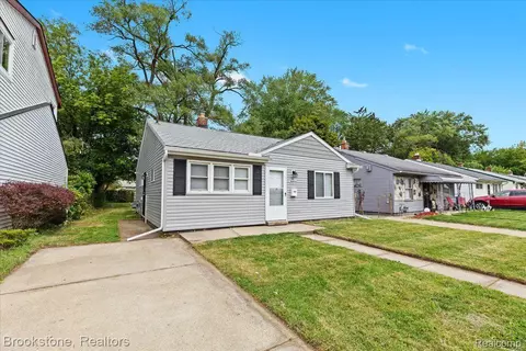 26444 Lehigh St, Inkster, MI 48141