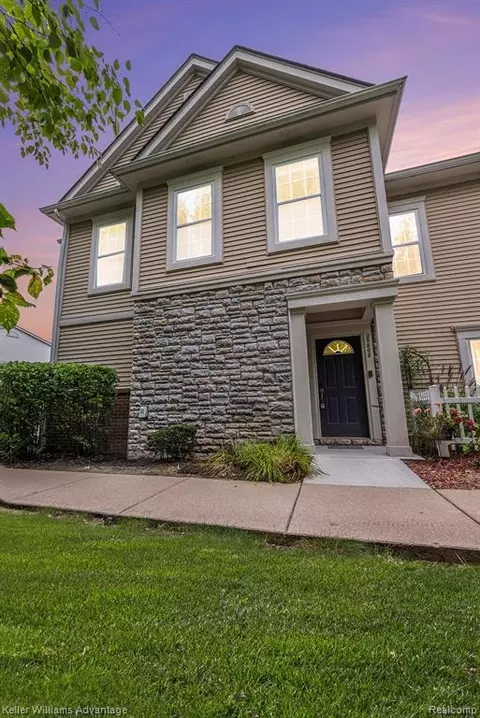 25808 Maritime Cir S, Harrison Township, MI 48045