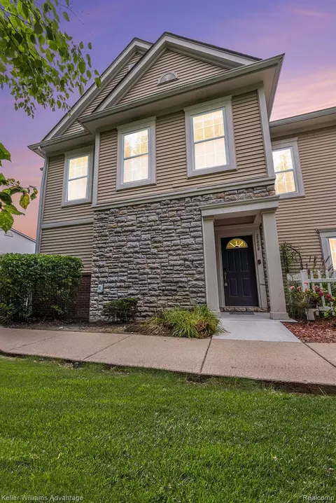 25808 Maritime Cir S, Harrison, MI 48045