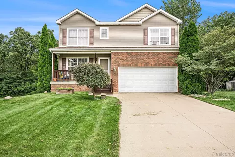 7099 Glenmeadow Crt Ct, Grand Blanc, MI 48439